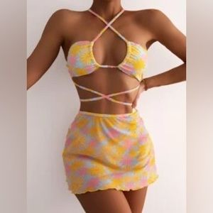 Hawaiian bathing suit. Three piece